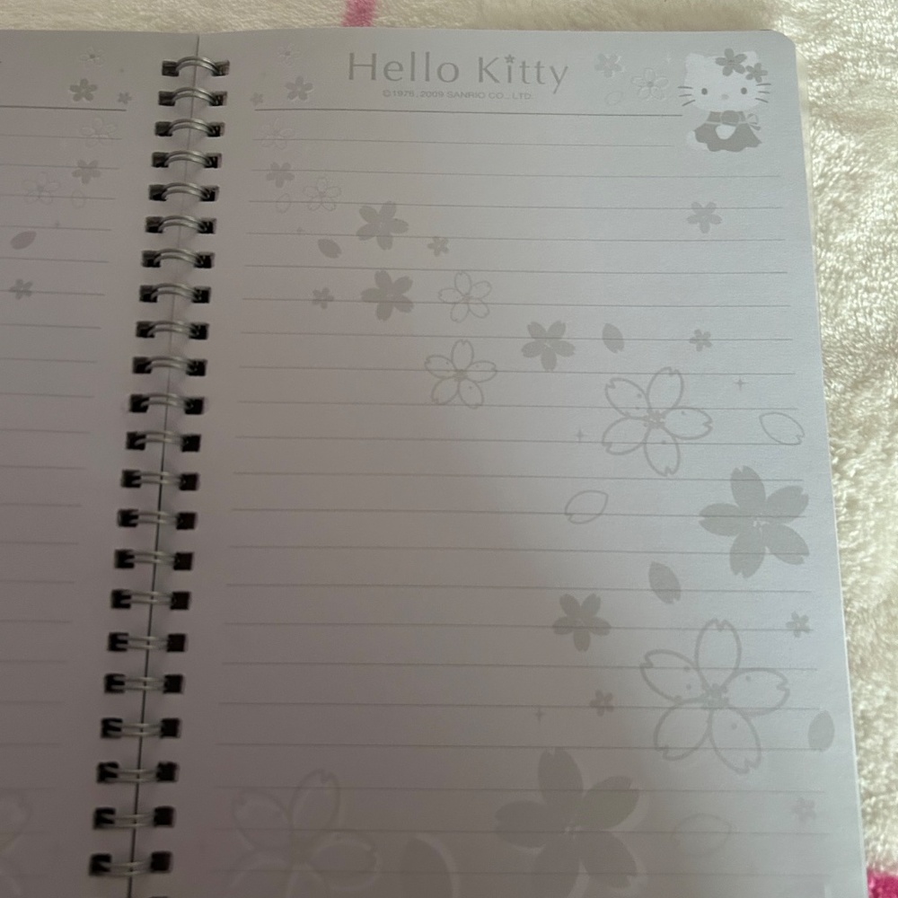 Sakura Hello Kitty Note Book - Picture 2 of 3